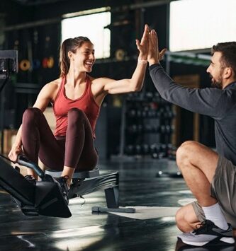 Las cualidades esenciales que distinguen a un entrenador personal excepcional del resto